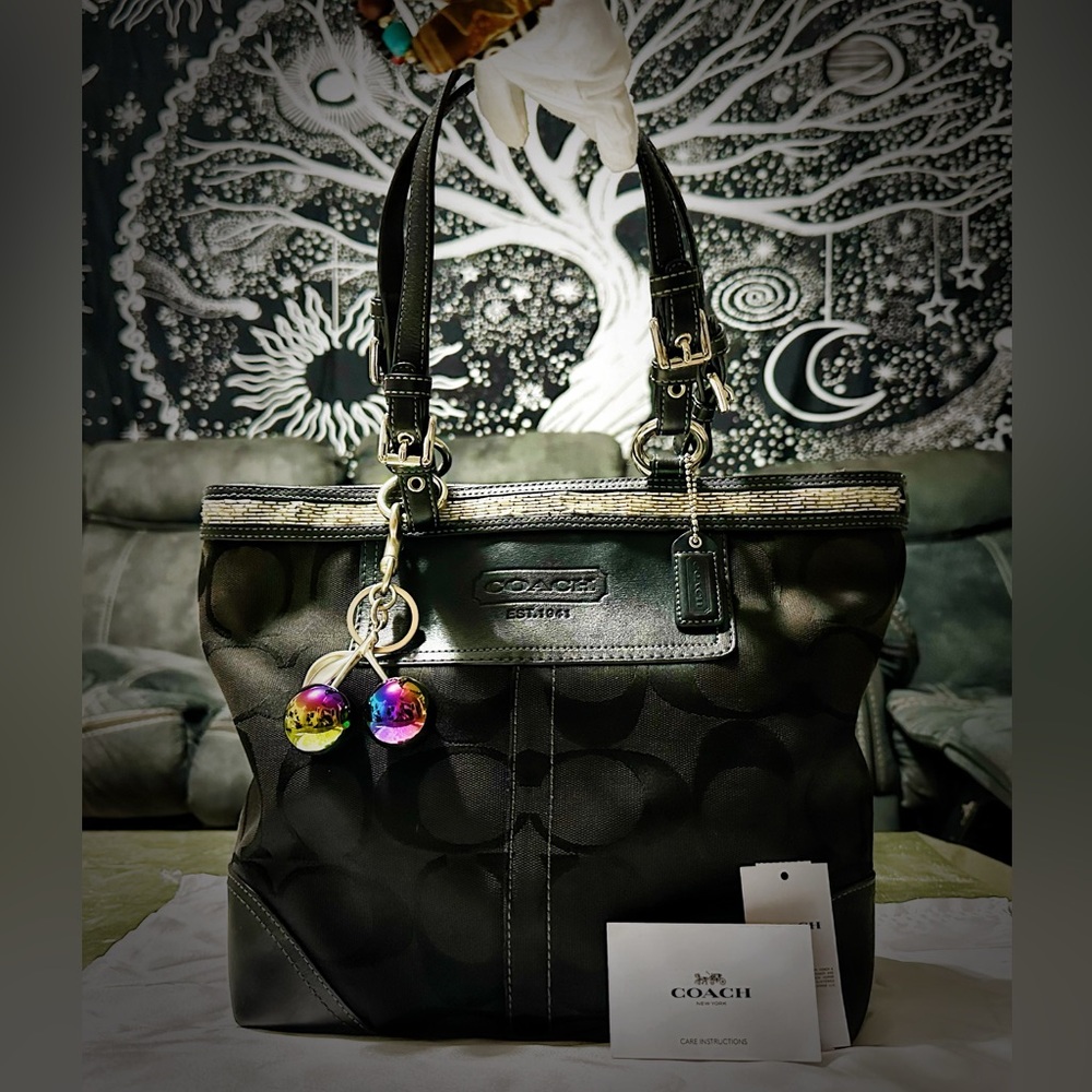 Vintage Coach soho shoulder bag 2006 year Black and Gold Signature Tote bag - Picture 17 of 17